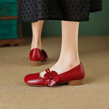 2023新款圆头玛丽珍鞋女浅口单鞋花朵低跟鞋粗跟红色牛皮鞋子批发