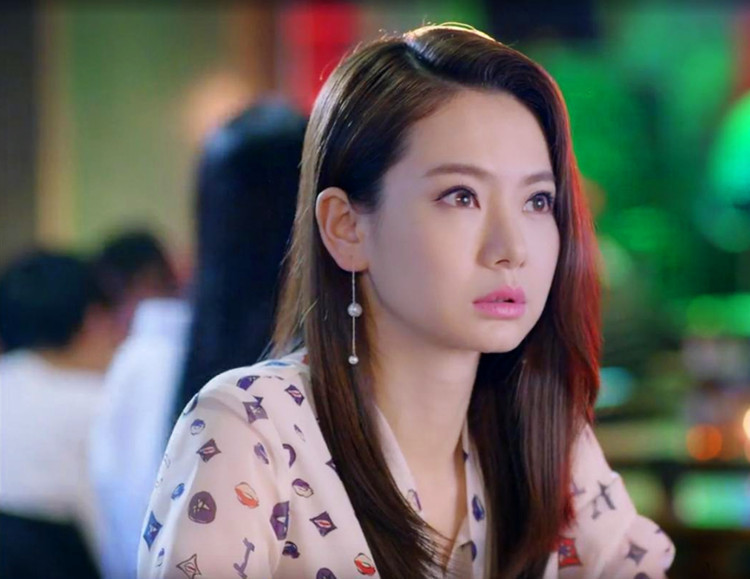 繁星四月叶繁星戚薇明星同款2020春季新款时尚韩版宽松雪纺衬衫女