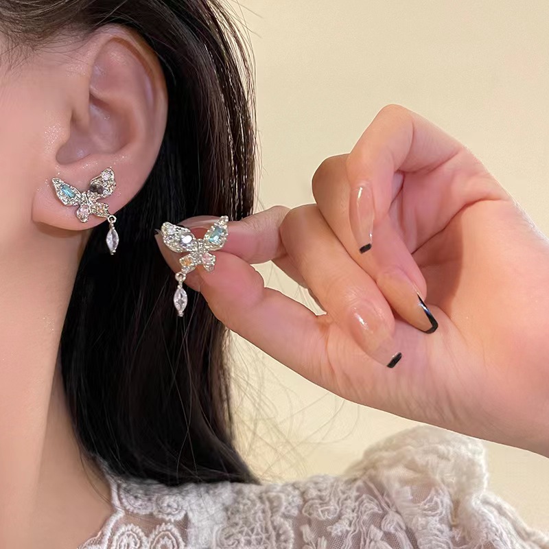2024 New Color Rhinestone Butterfly Studs Female Temperament Advanced Versatile Fashion Special-Interest Design Earrings