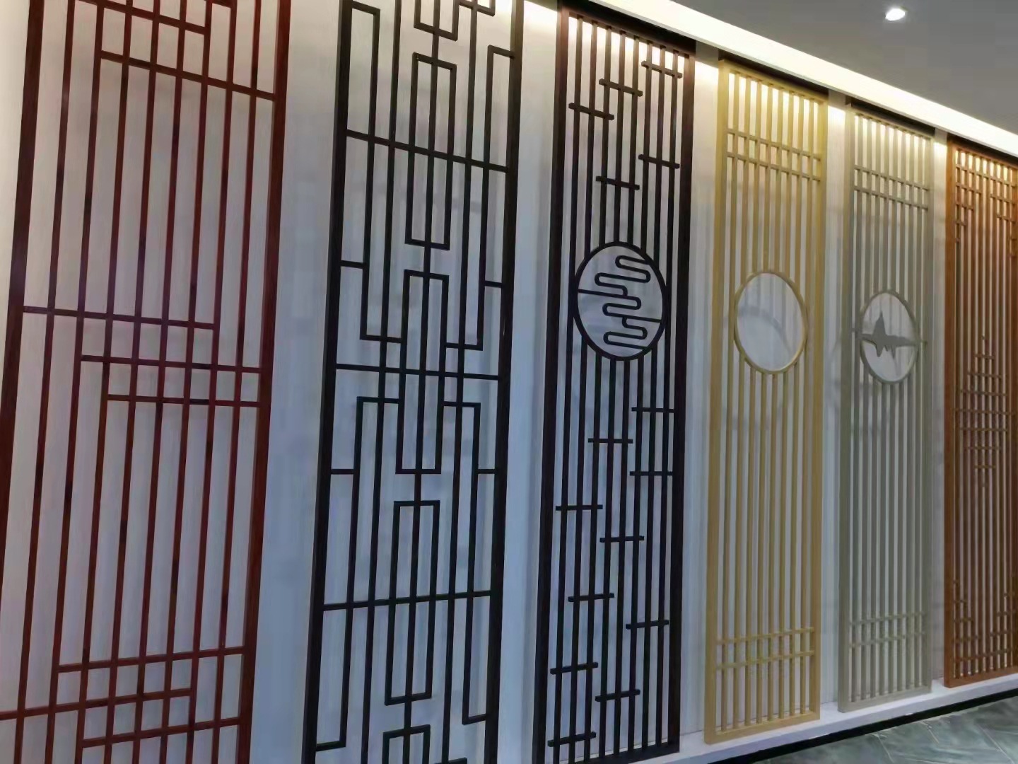 山西陕西内蒙甘肃北京青海不锈钢铝合金格栅屏风凉亭铜匾定制批发