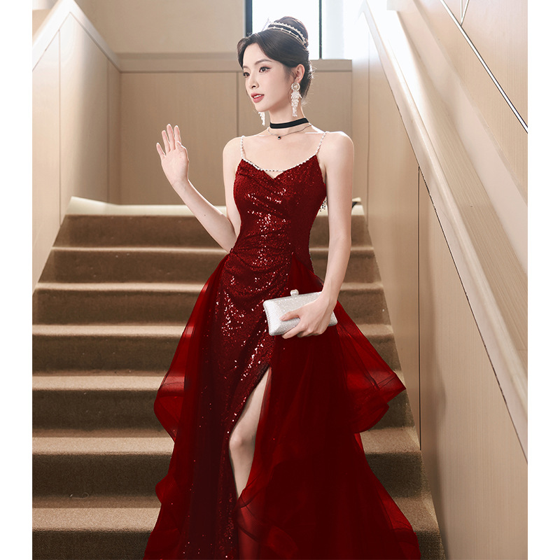 红色晚礼服裙2024新款感宴会结婚敬酒服新娘轻奢小众亮片宴会礼服
