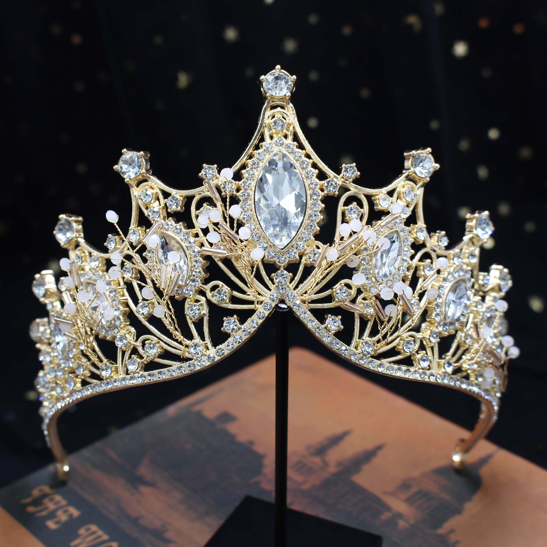 新娘结婚王冠婚纱礼服配饰精美手工水晶发饰公主生日圆形皇冠头饰