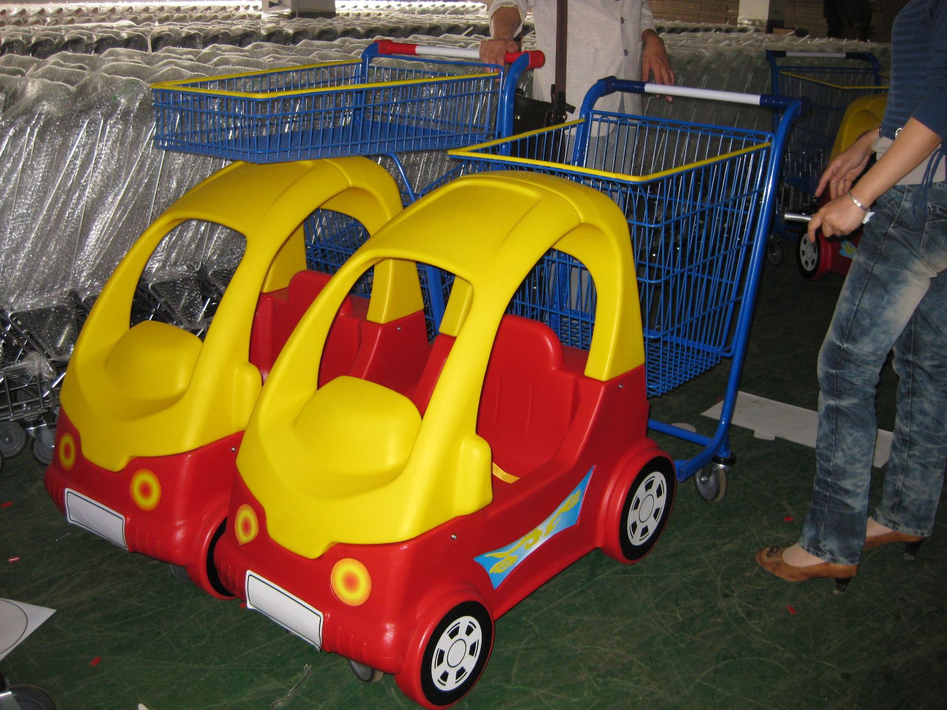 超市新款卡通购物车童趣车儿童手推车玩具卡通男孩机场小推车k2