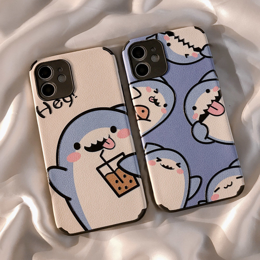 一件代发可爱鲨鱼适用苹果11pro手机壳iphone13xr羊皮7全包6smax8