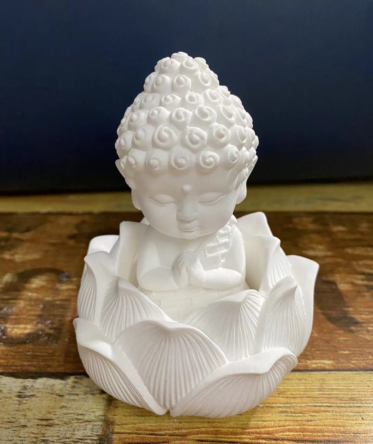车载香薰石膏创意摆件新款如来佛莲花底座车载摆件家居办公室礼品