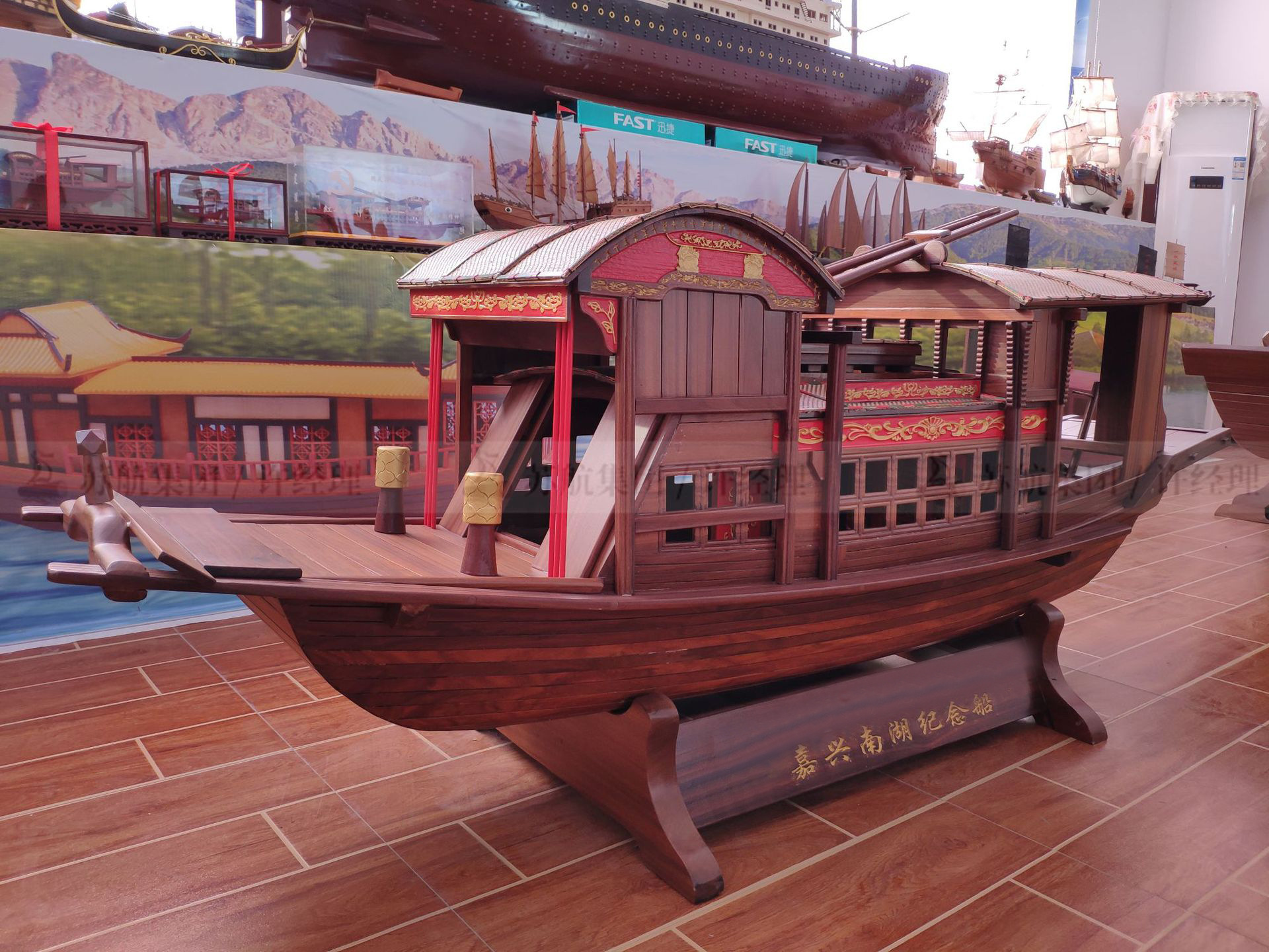 木船厂家供应南湖红船船模 手工雕刻嘉兴装饰船 木质纪念款红船