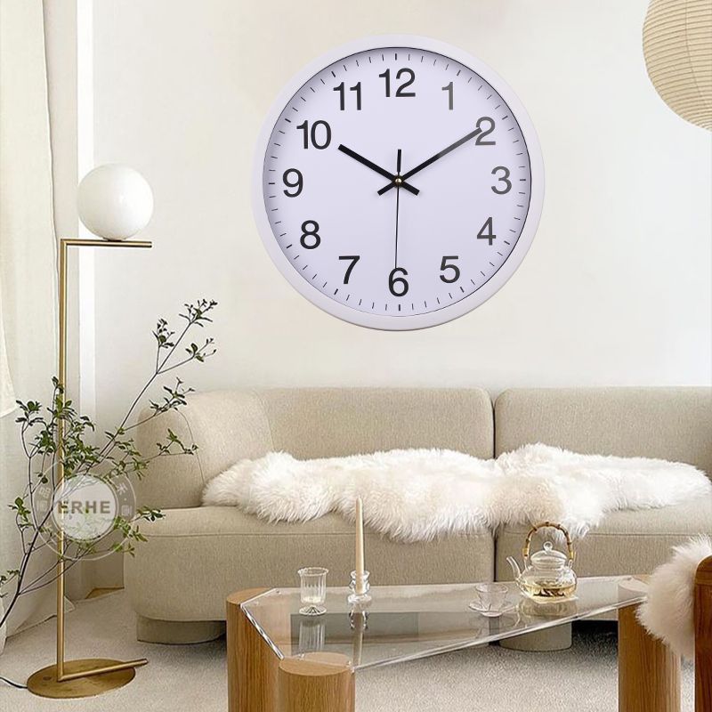 Factory Wholesale 12-Inch Quartz Noiseless Hanging Clock Creative Simple Home round Living Room Clock Design Logo