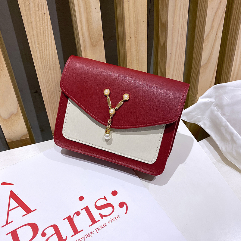 Women's Bag 2020 New Contrast Color Hanging Pearl Chain Shoulder Small Square Bag Fashion Leisure Phone Bag Gift Small Bag