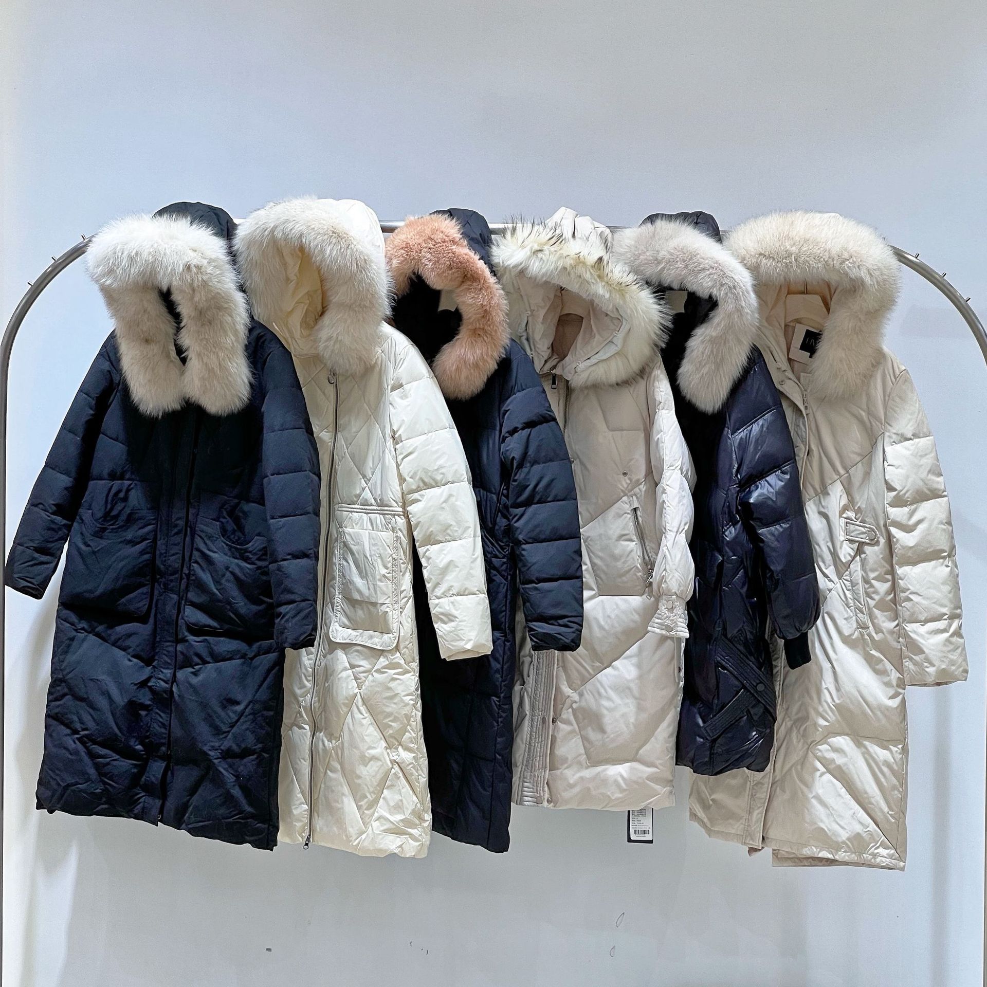 尾货清仓羽绒服地摊森马女装一手货源十三行撤柜品牌折扣女装批发