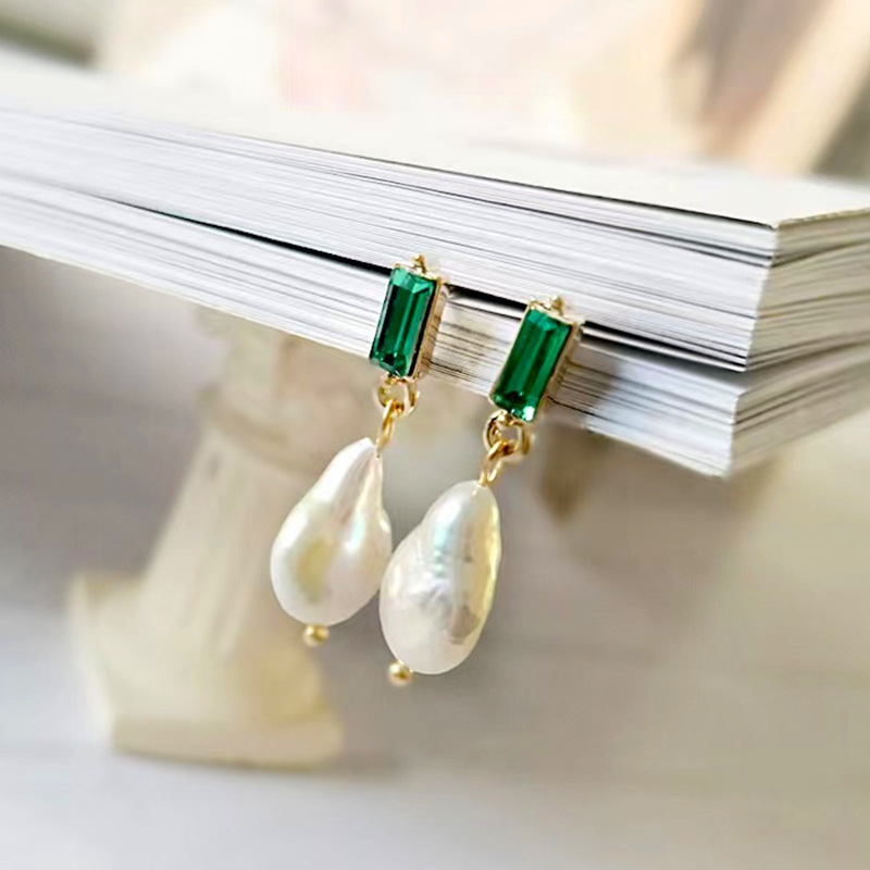 跨境祖母绿耳钉女小众设计感高级耳环2023年新款复古巴洛克耳饰
