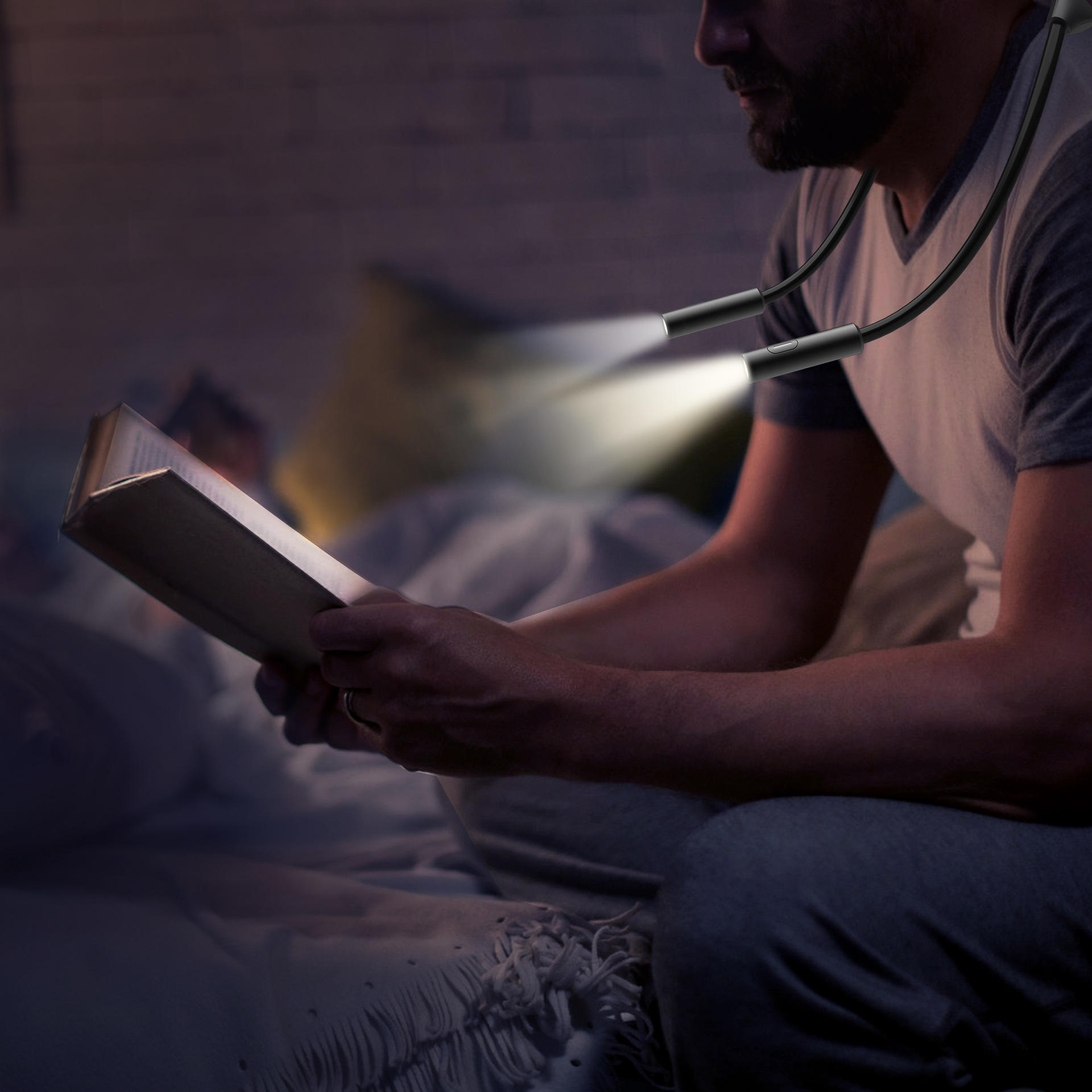 挂脖灯厂家定制 读书小夜灯阅读灯户外夜跑照明灯 便携脖子灯跨境