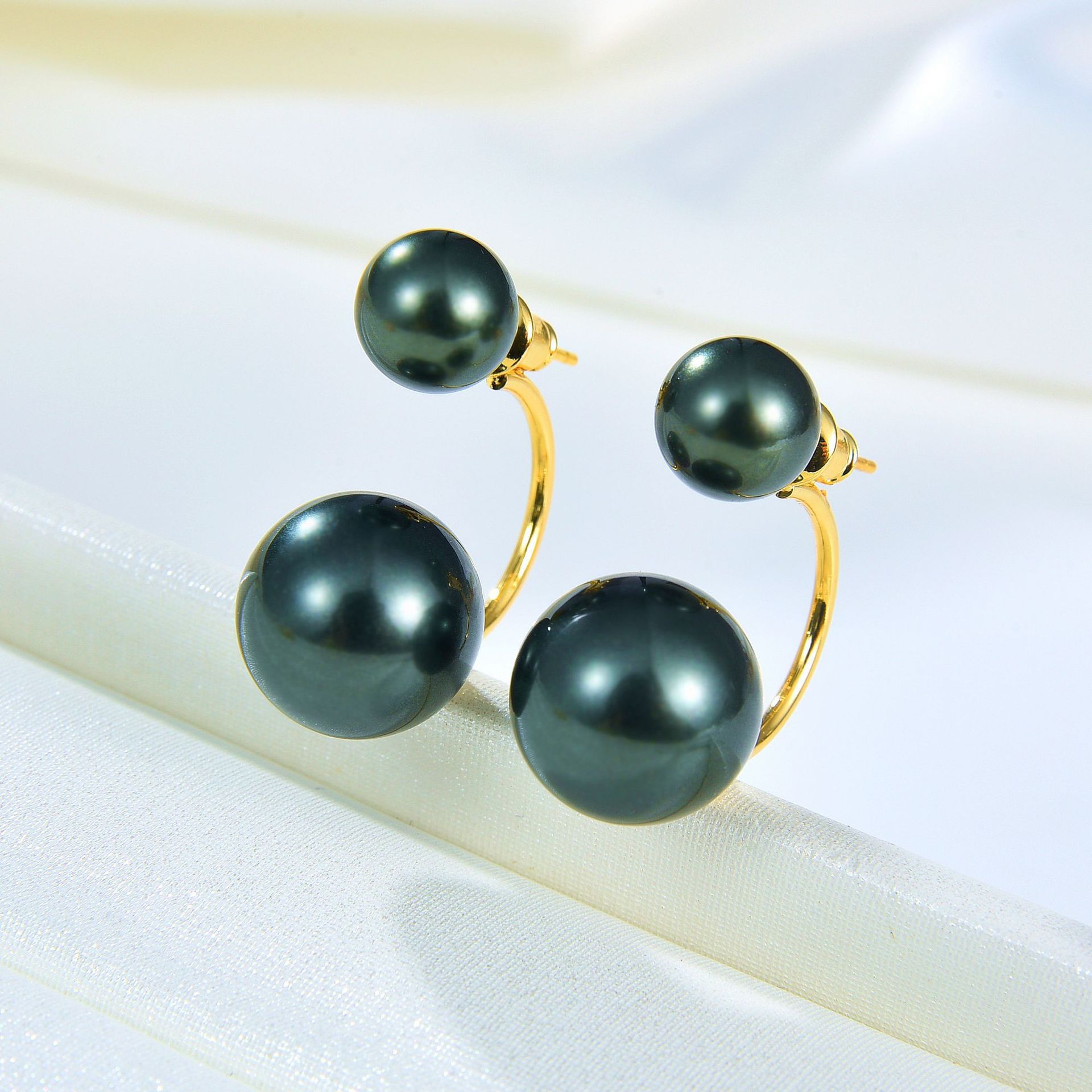 乔妹珍珠耳环大小珠耳钉澳白珍珠耳钉双珠耳钉南洋金珠耳坠 图片_高清