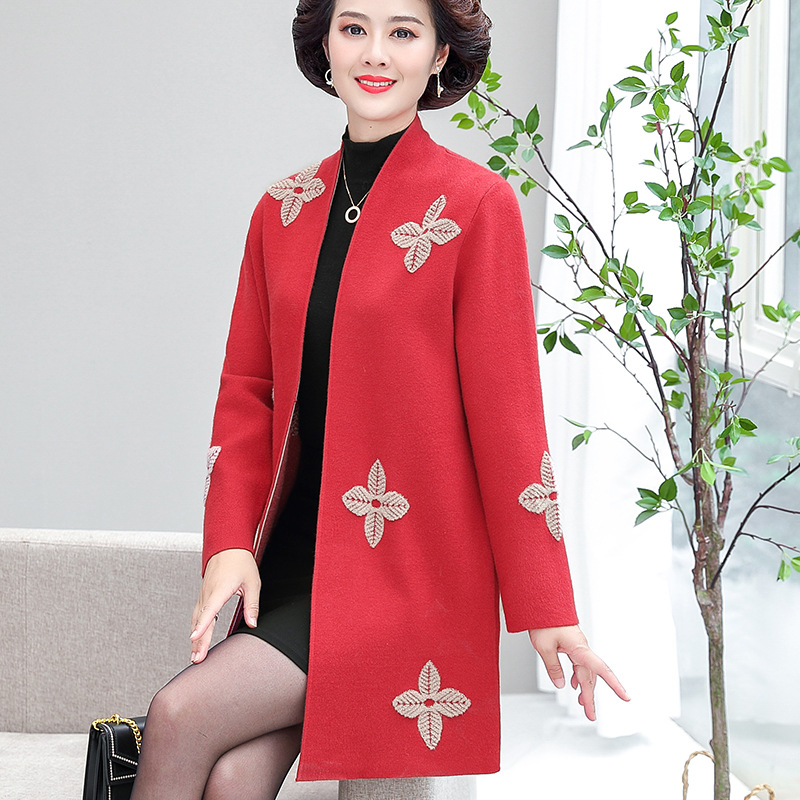 Middle-Aged Mom Autumn Clothes Oversized Knit Coat Mid-Length Windbreaker Western Style Middle-Aged and Elderly Women's Clothing Spring and Autumn Outer Wear Cardigan