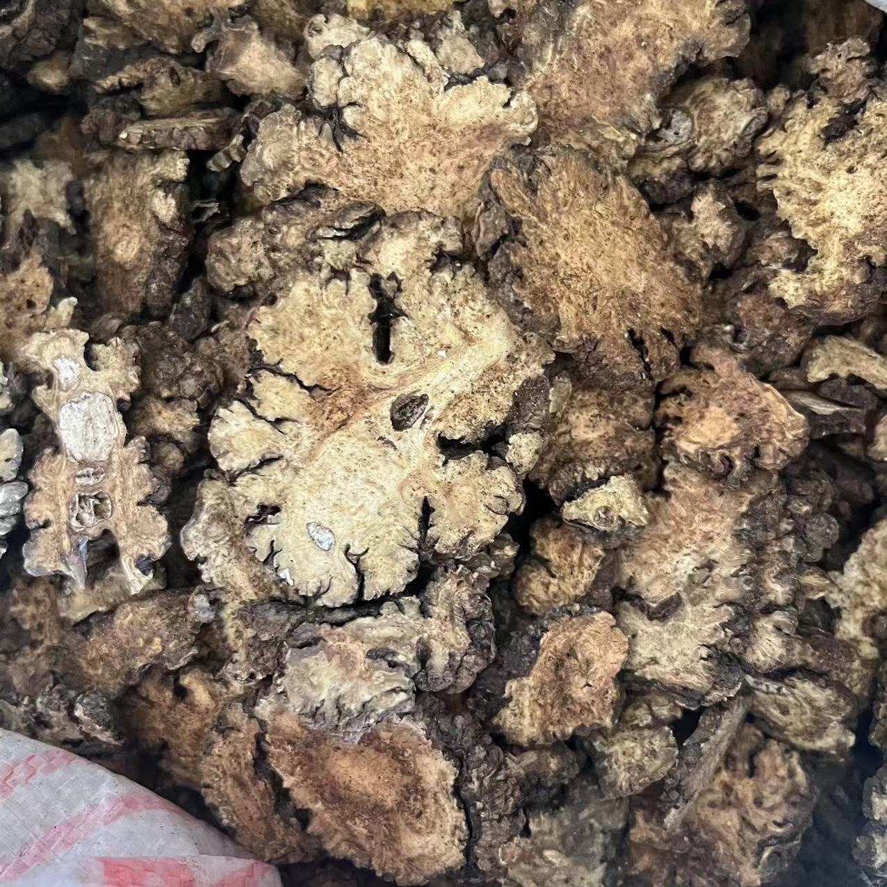 0 kg川芎的功效是活血行气,祛风止痛,用于治疗胸痹心痛,胸胁刺痛,跌仆