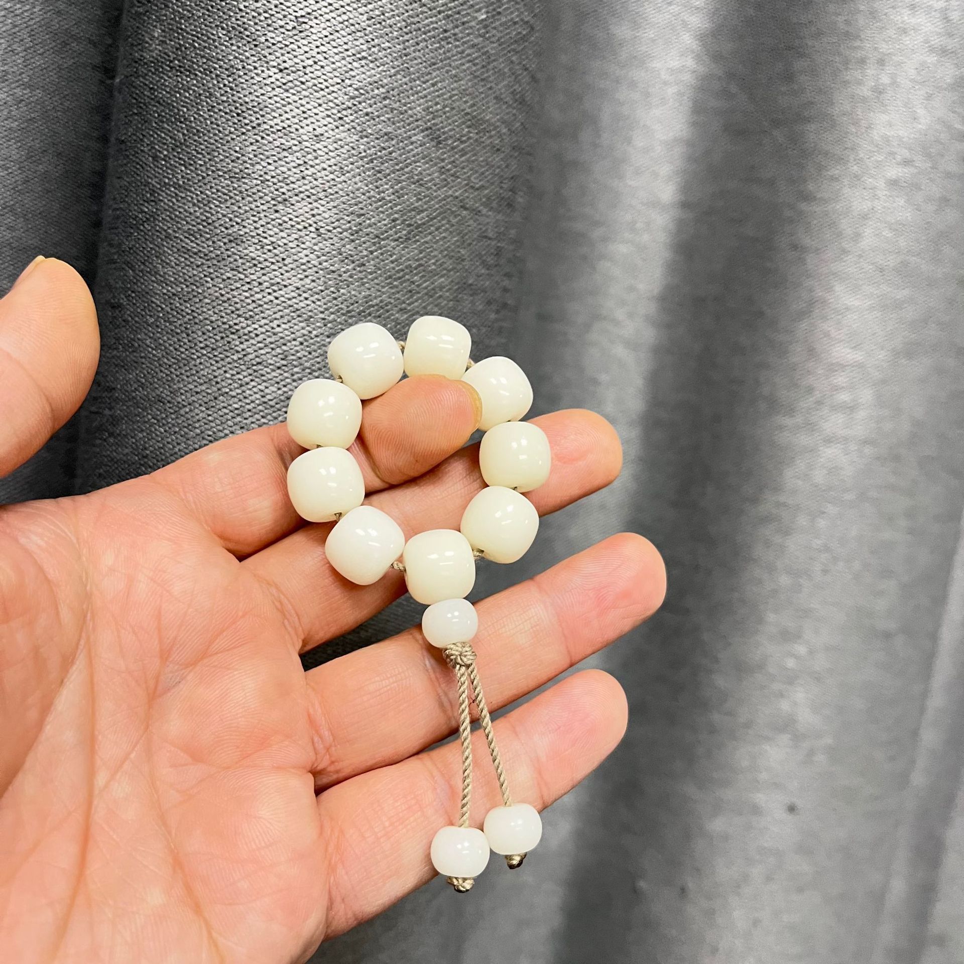 年份/季节2022年是否跨境出口专供货源否颜色浅绿老型桶11*12mm小手捻