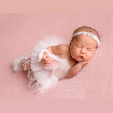 儿童摄影百天照写真造型衣服道具 婴儿白色背带哈衣 羽毛裙套装