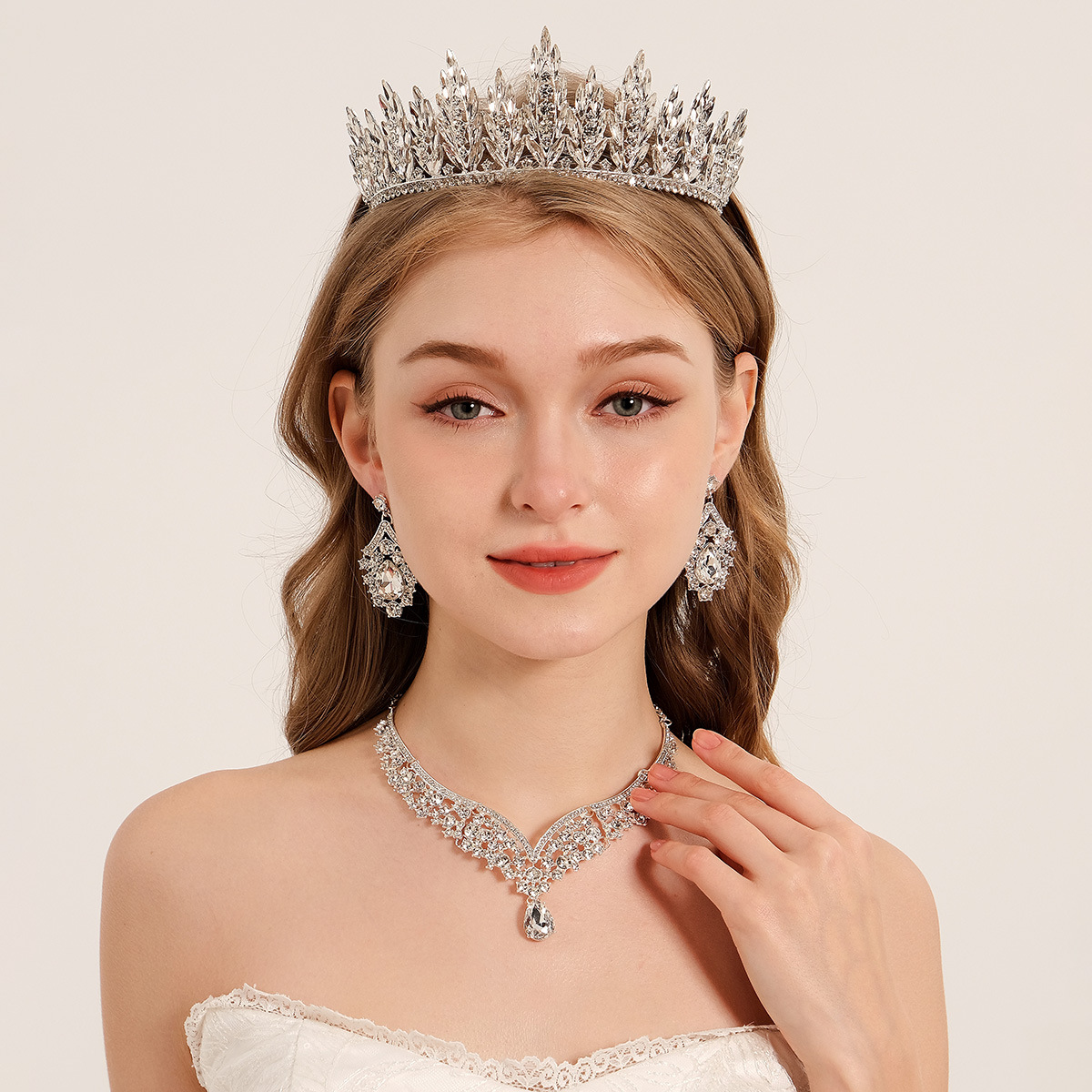 179套义乌市络薰饰品有限公司络熏饰品