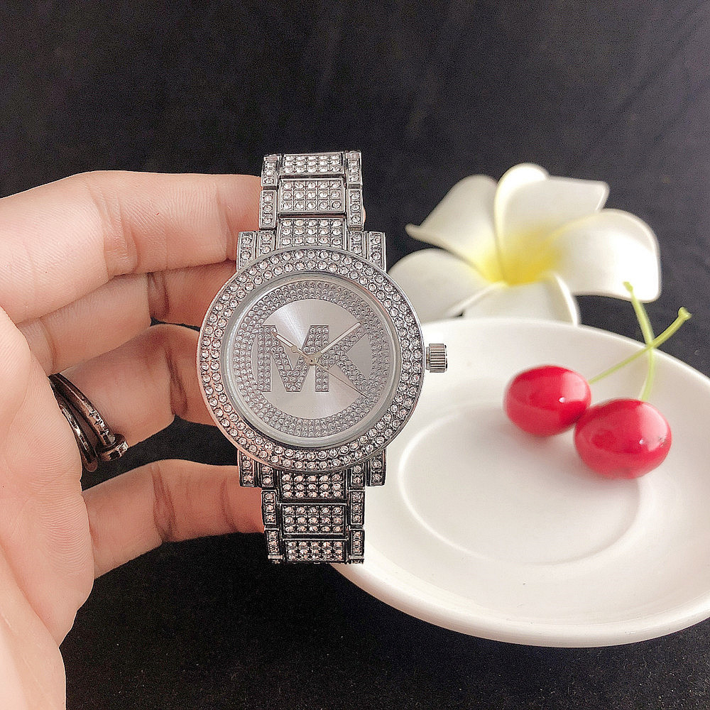 广州手表批发市场时尚男表新款日内瓦合金镶钻女表watch luxury