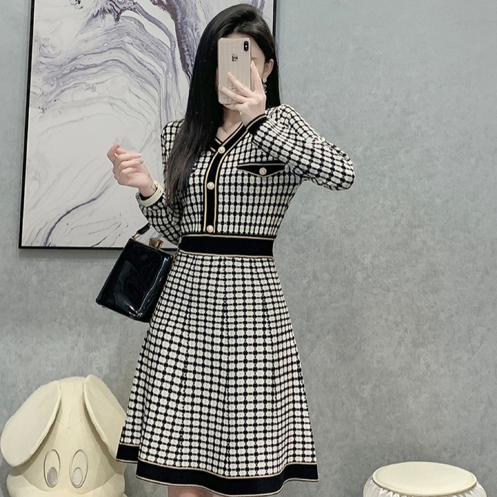 Elegant V-neck Plaid Knitted Dress 2023 Fall Winter Fashion Women's Clothing Classic Style Bottoming Waist-Tight Niche Skirt