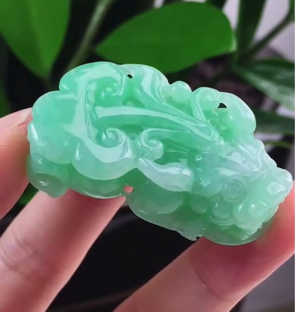 缅甸天然翡翠a货 满绿招财貔貅玉吊坠