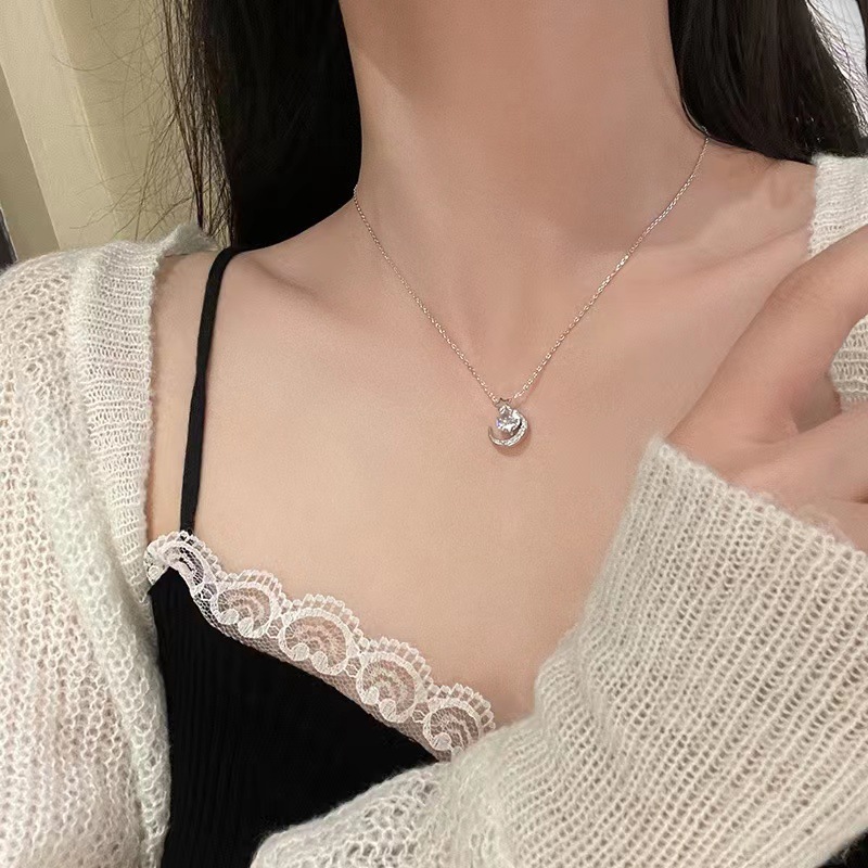 Korean Fashion Moon XINGX Necklace Simple Temperament Douyin Online Influencer Clavicle Chain Female Snake Bones Chain Ornament Wholesale