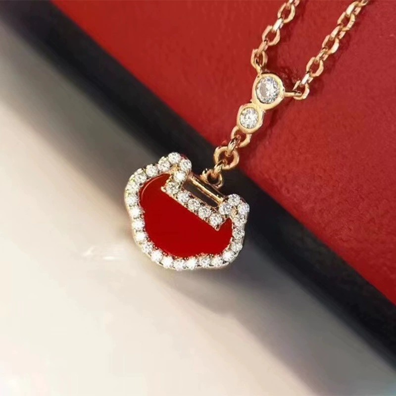 New S925 Sterling Silver Seiko Small Red Lock Necklace for Women Light Luxury Minority Design Red Agate White Shell Clavicle Chain