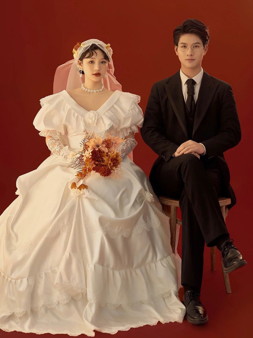 影楼简约气质个人艺术照写真礼服新款法式复古缎面婚纱裙摄影服