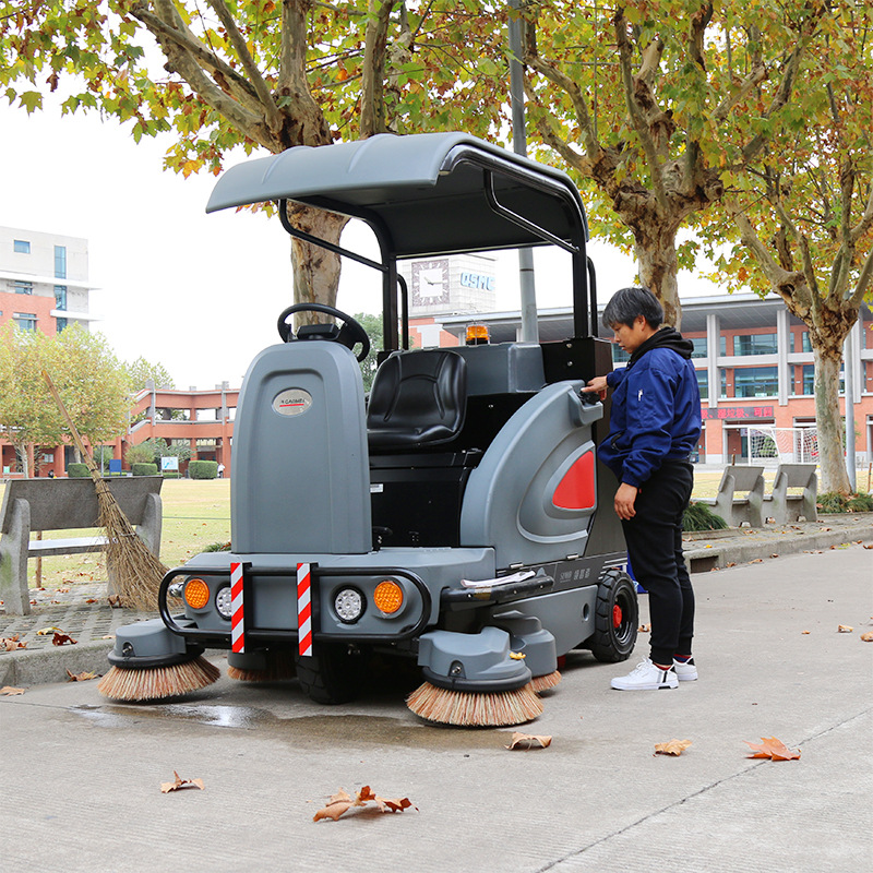 上海高美s1900智慧电动驾驶式清扫车校园道路吸尘扫地机树叶垃圾
