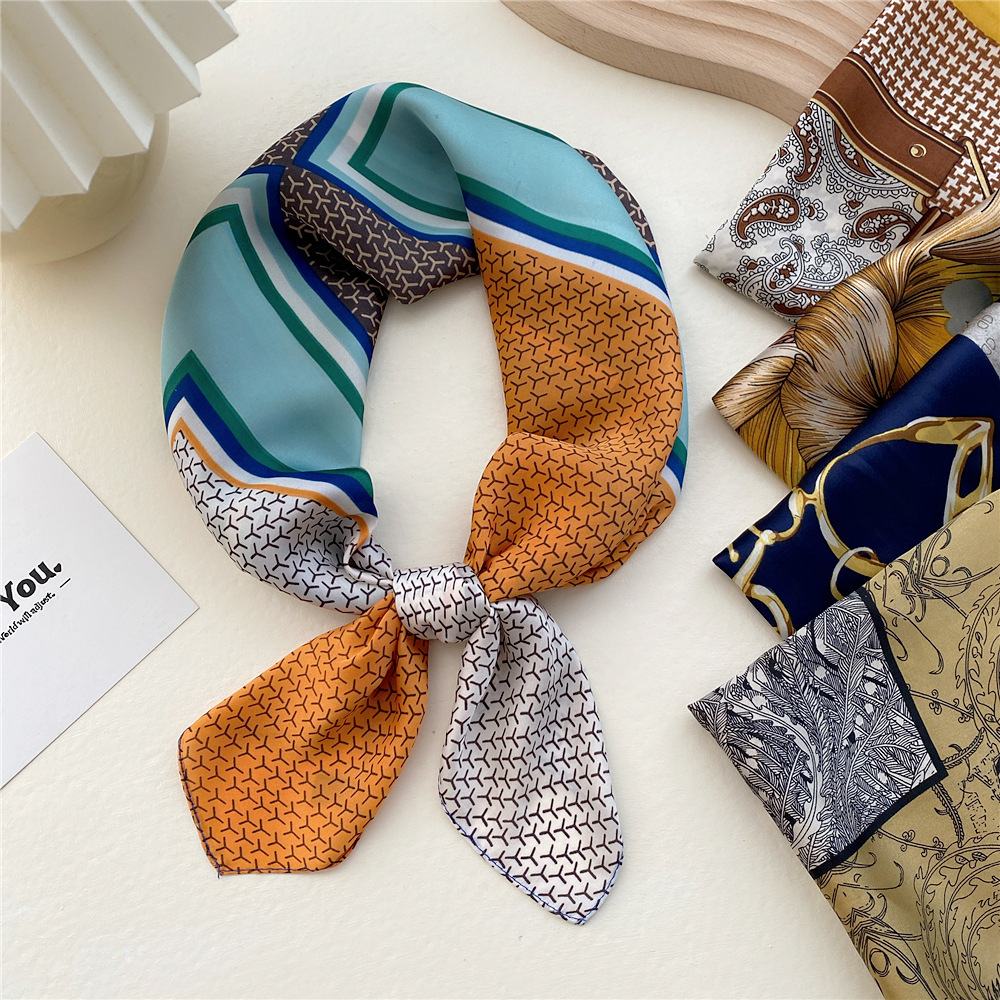 70小方巾丝巾女春秋夏季护颈围脖子职业装时尚百搭薄围巾纱巾