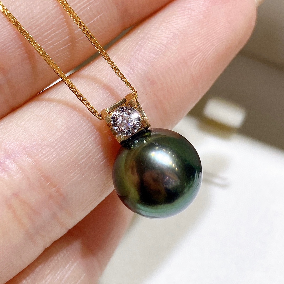 18k纯金镶嵌纯天然大溪地海水黑珍珠吊坠 12-11mm 极品强光 无瑕