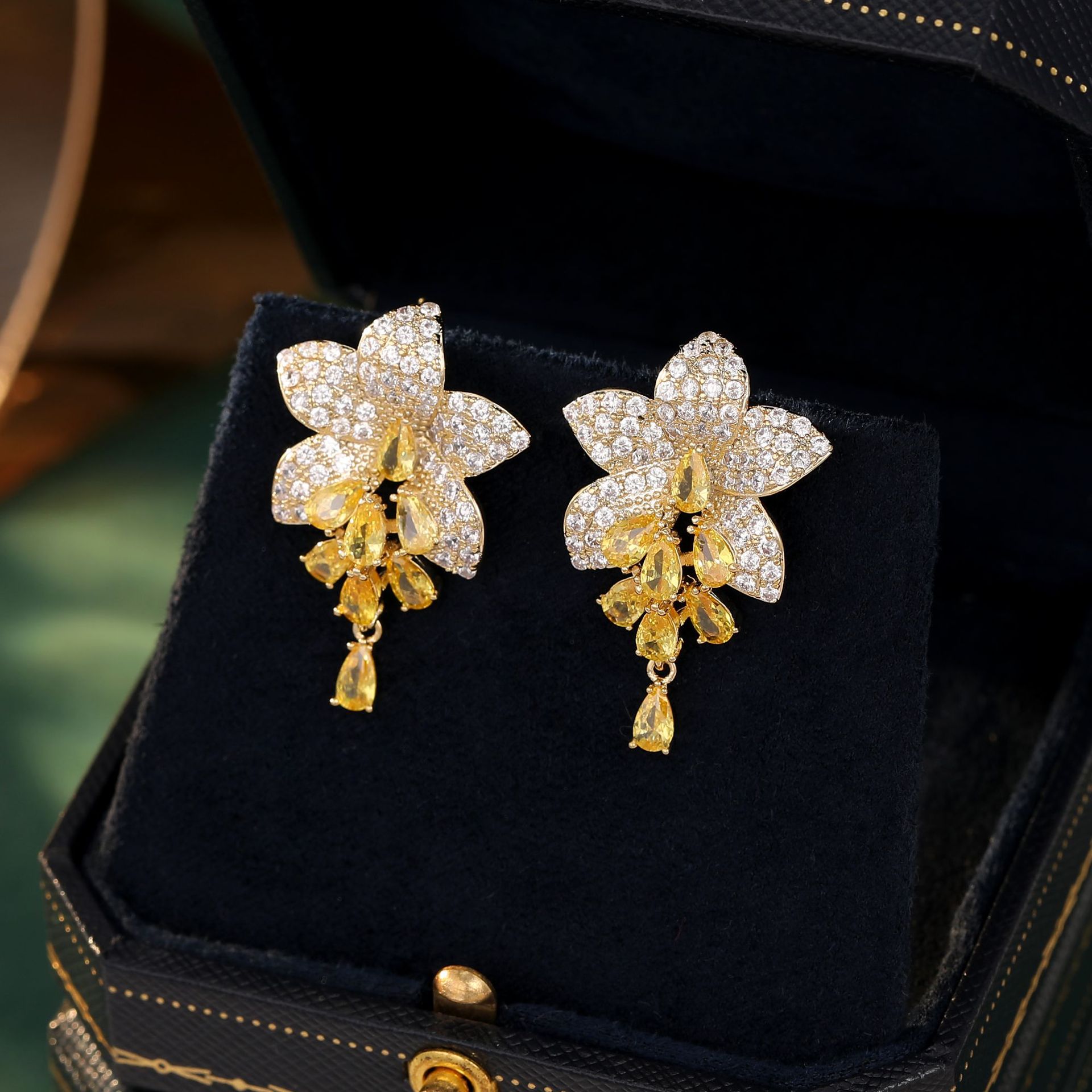 欧美新款耳饰晚宴奢华铜镶锆石镀金超闪气质s925银针灵动花朵耳环