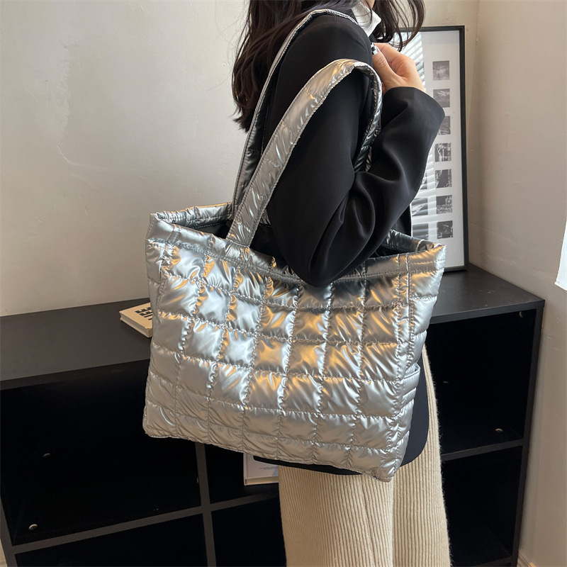 Autumn and Winter Rhombus Large Bag 2022 New Embroidery Cotton-Padded Clothes Portable Soft Bag Large Capacity Shoulder Tote Bag Wholesale