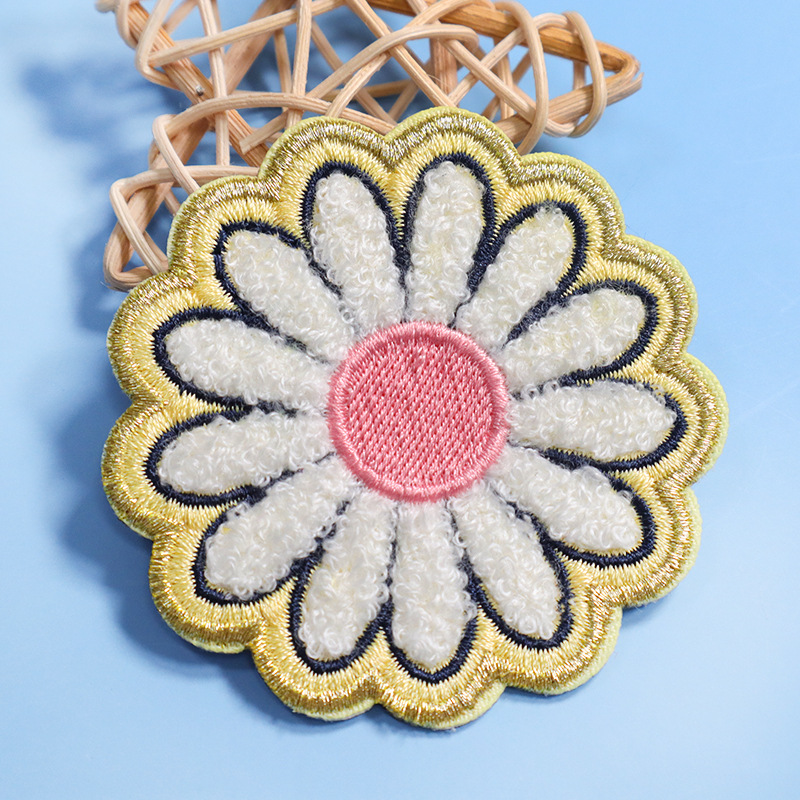 精美小雏菊电脑刺绣布贴 迷你花朵贴布绣批发 包包辅料绣花贴片