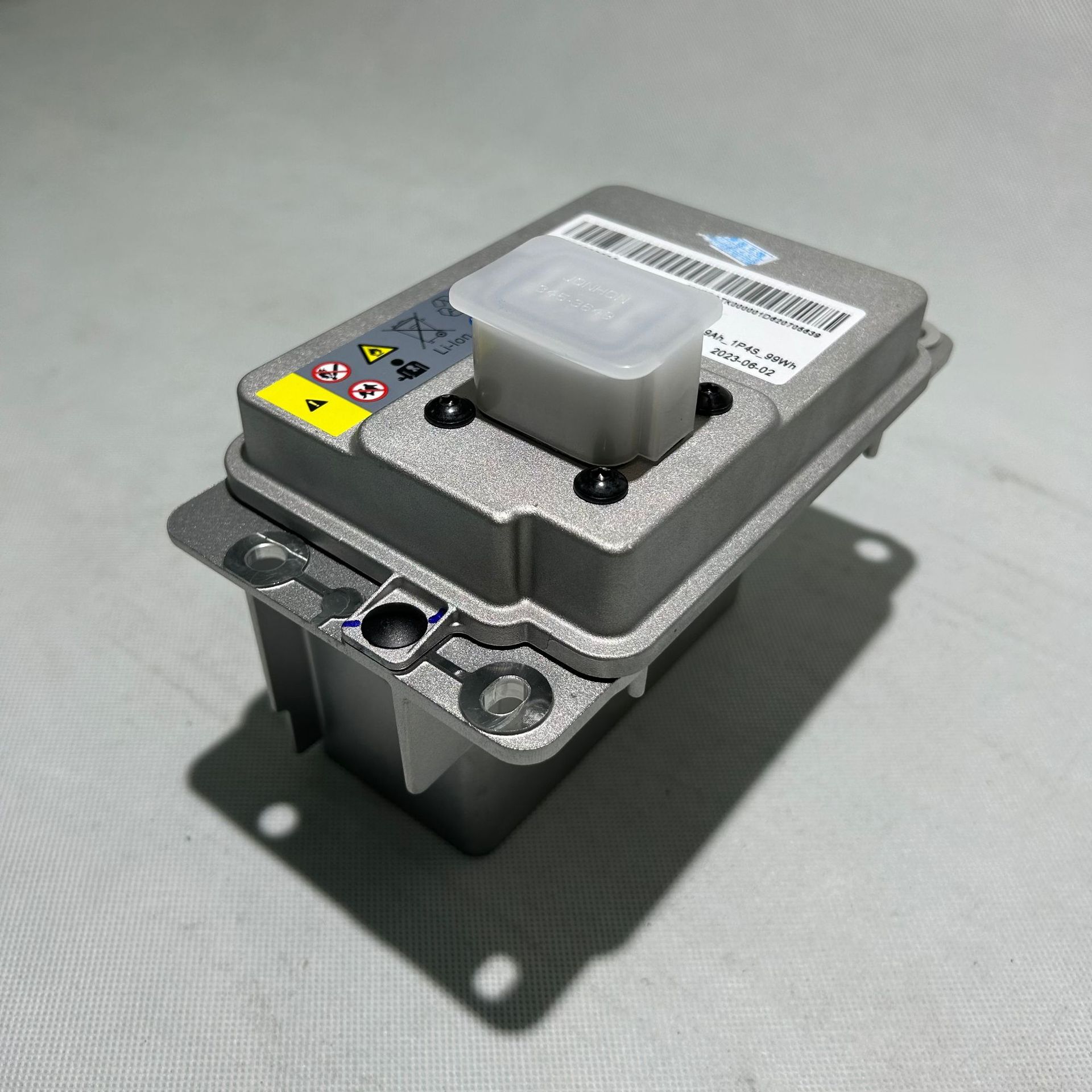 适用于特斯拉型号3电池型号y x s 16v锂离子电池启动电池