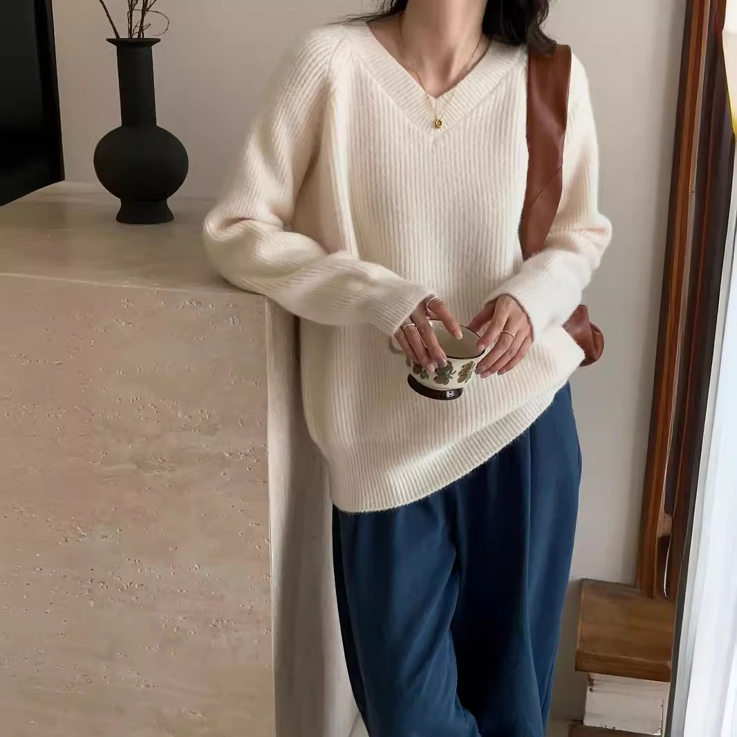 温柔v领软糯套头毛衣女韩系慵懒风宽松外穿针织衫秋冬季长袖上衣