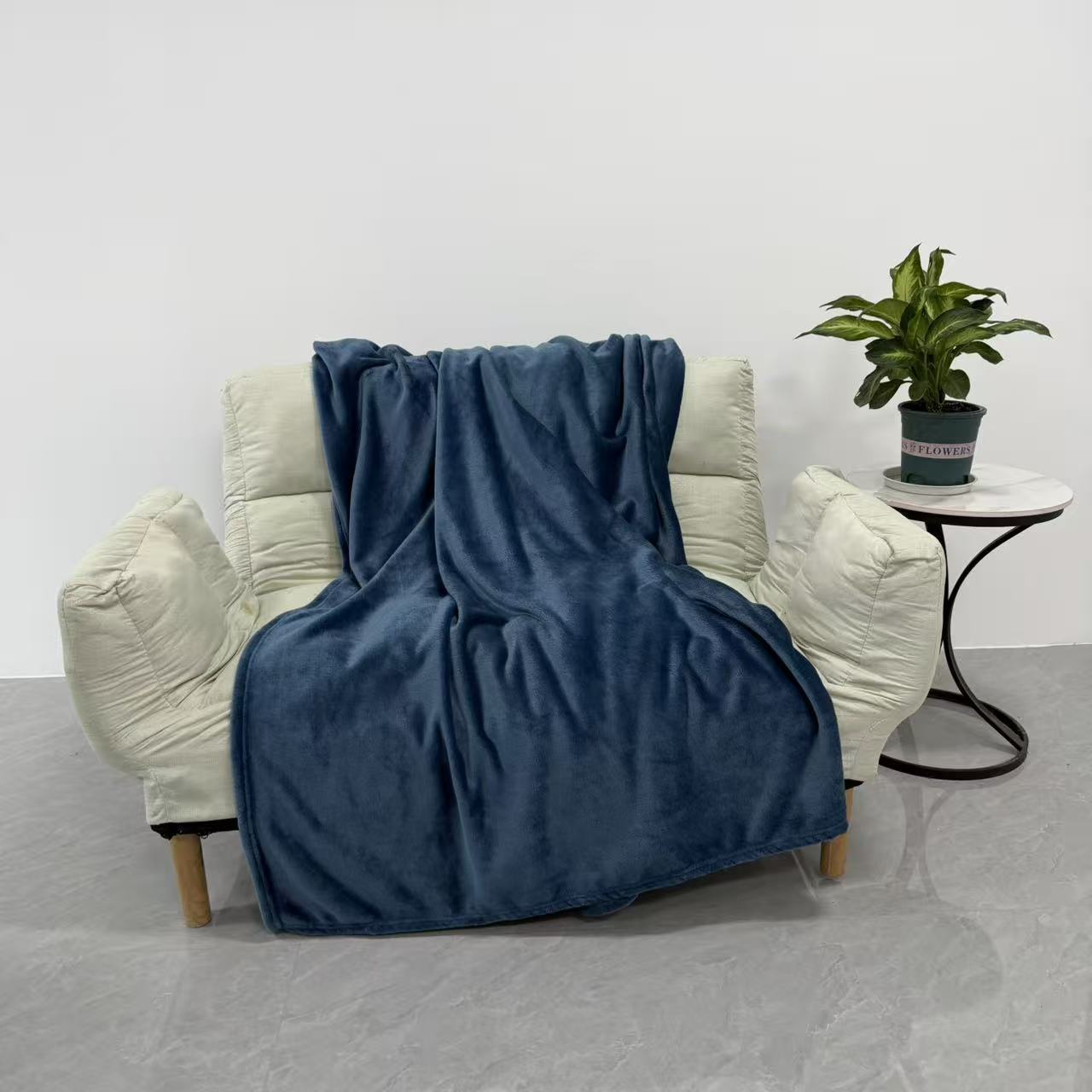 新品亚马逊纯色法兰绒毛毯办公室休息午睡毯