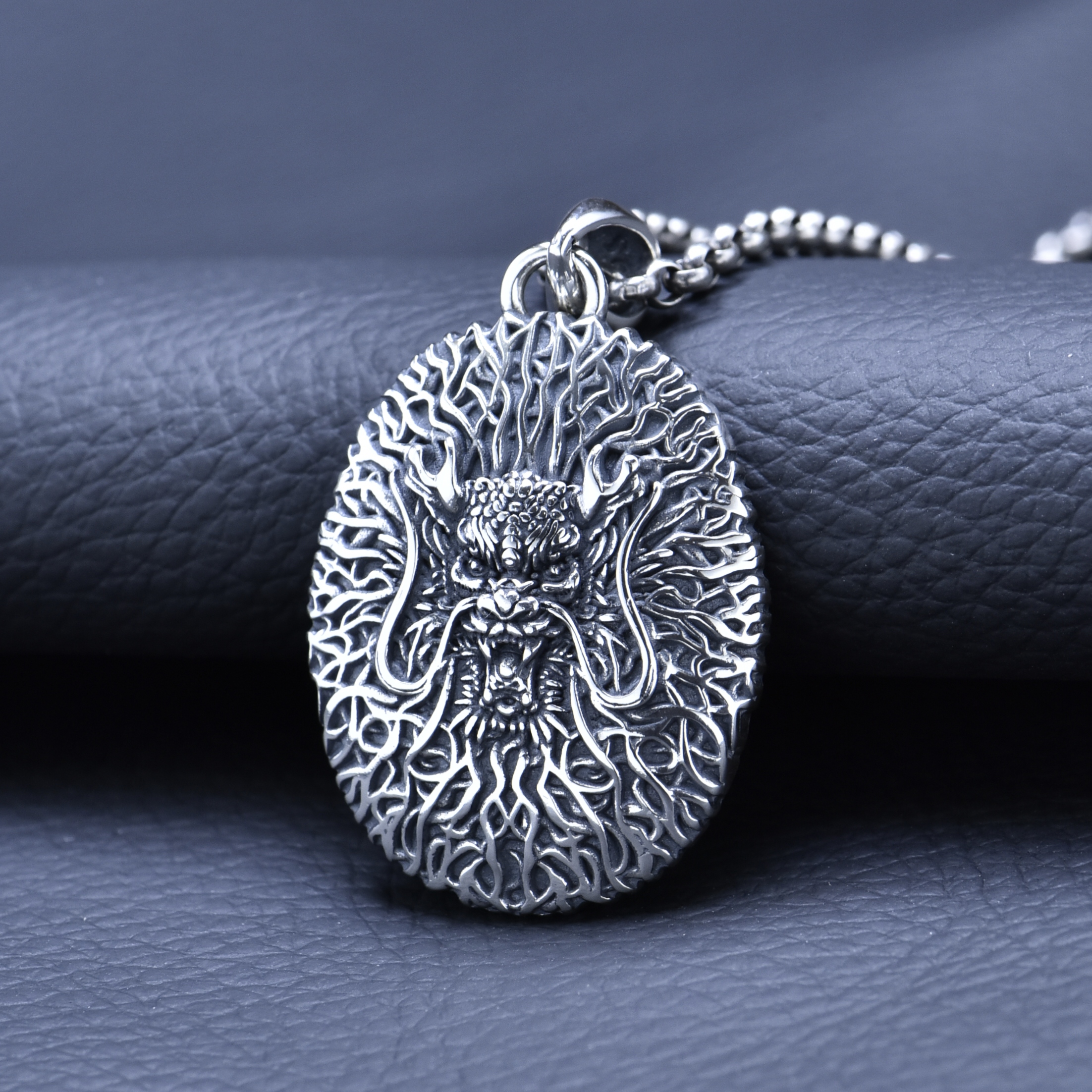 s925纯银个性生肖龙款精工泰银做旧圆牌吊坠项链龙饰品男女款批发