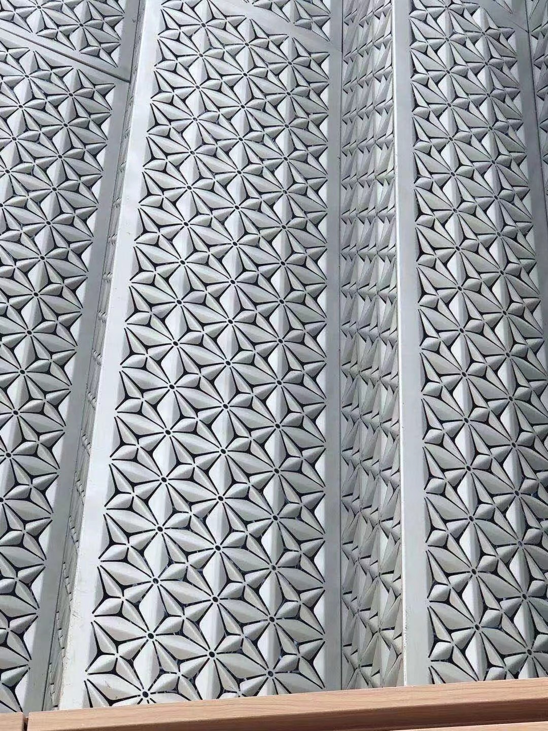 优质金属雕花板