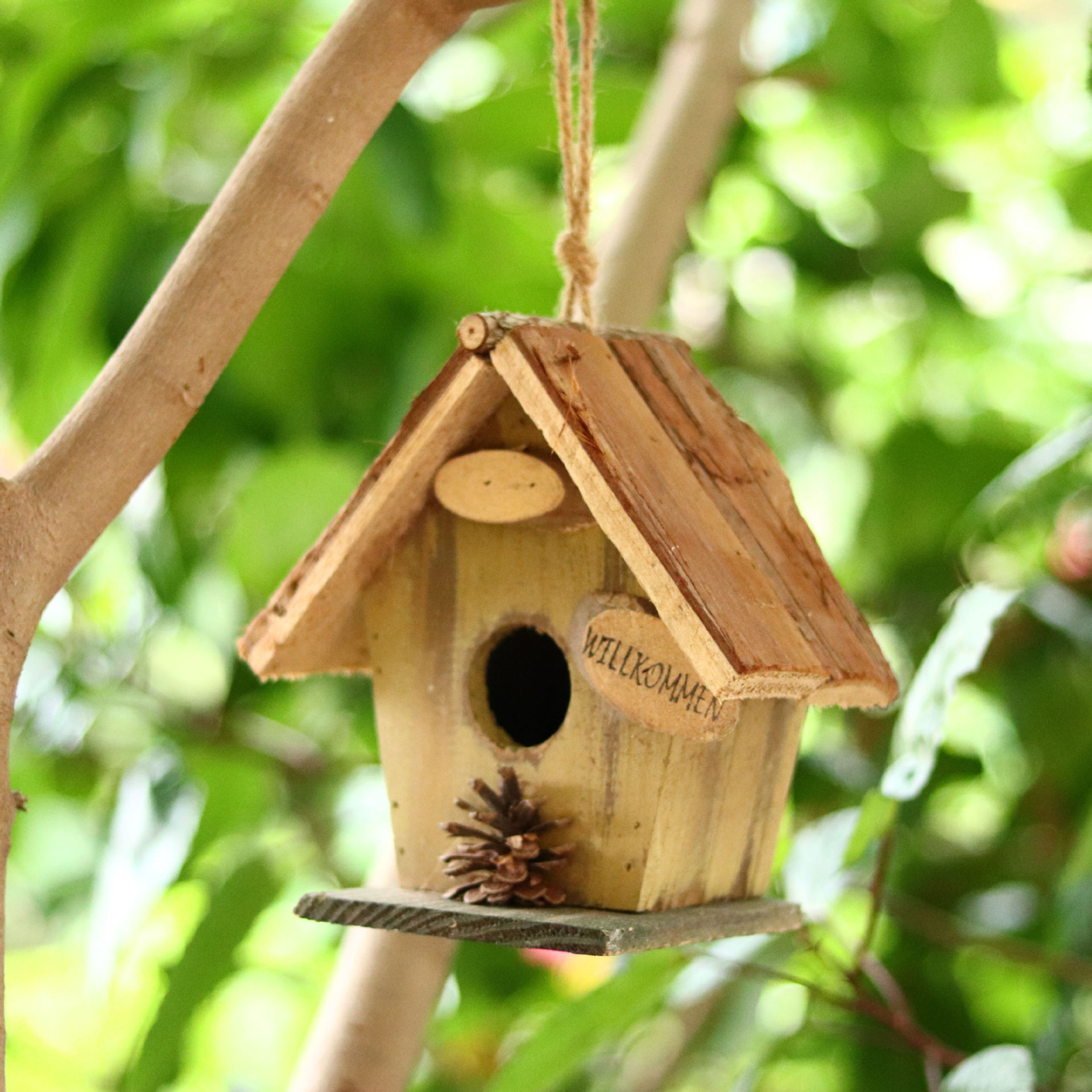 厂家直供木质工艺品批发 鸟巢 鸟窝 木制小鸟屋 木房摆件户外挂件