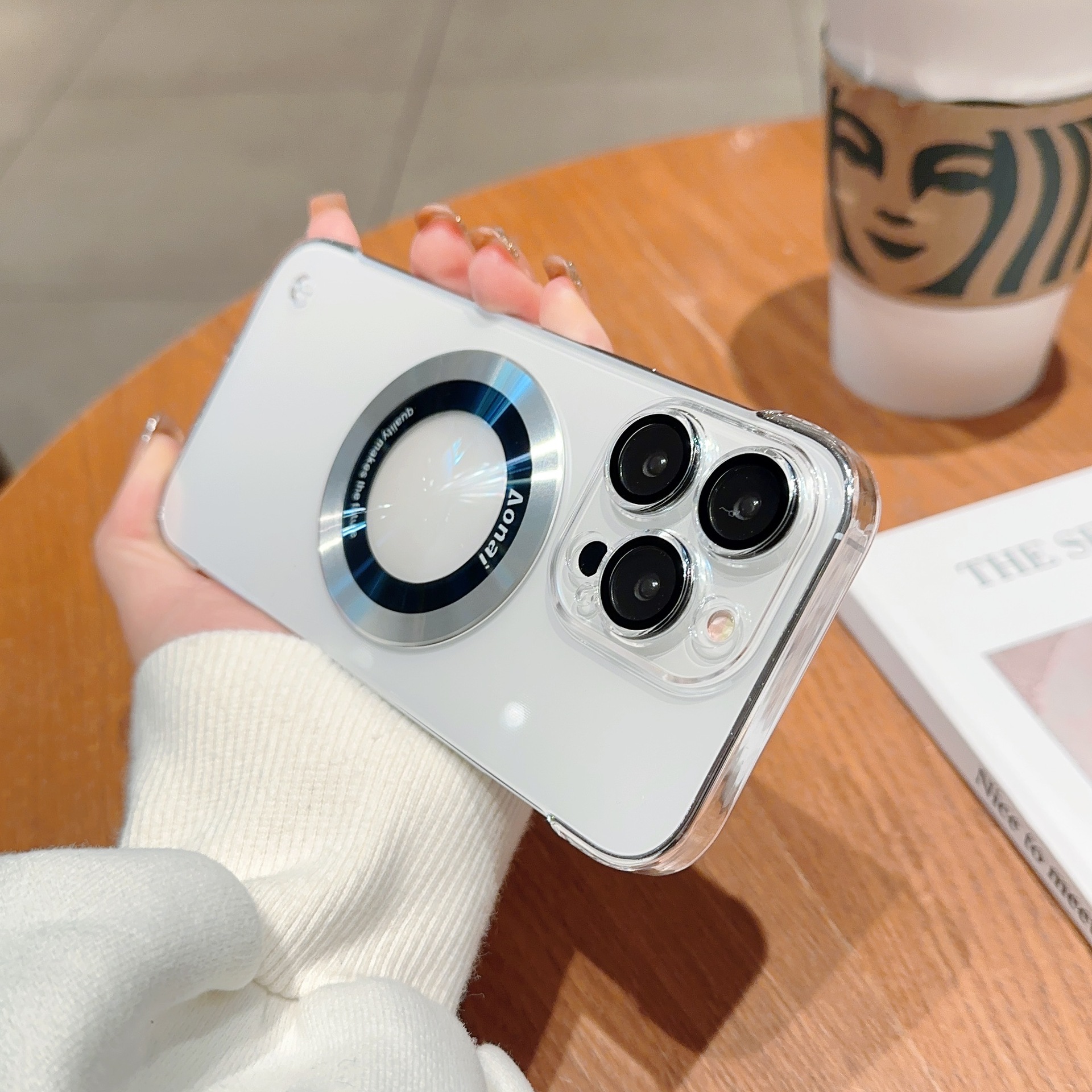 适用iphone 15promax手机壳苹果14电镀透明无边框磁吸13pro保护套