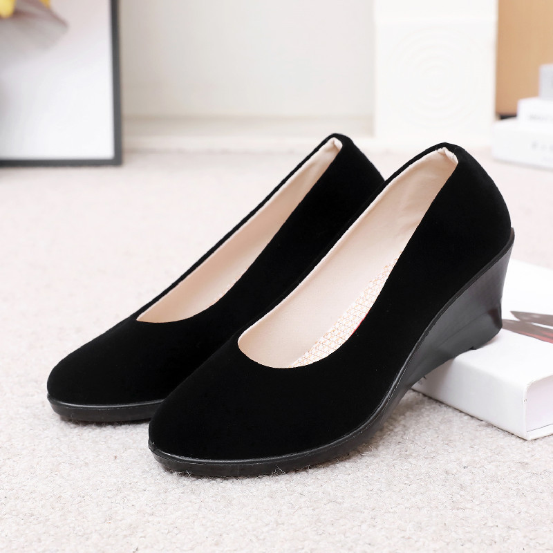 t新款老北京布鞋女鞋坡跟单鞋中跟工作鞋黑色跳舞妈妈鞋酒店鞋防