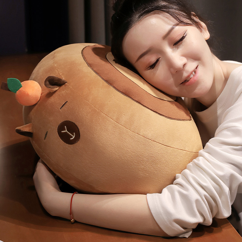 卡皮巴拉蜗牛抱枕创意水豚靠垫居家沙发客厅可爱靠枕垫午休趴睡枕