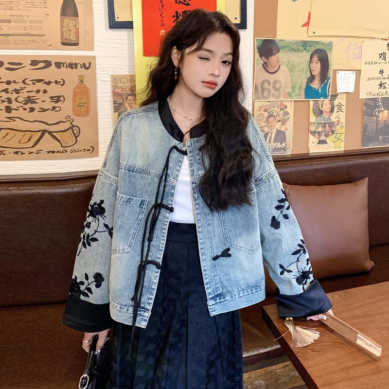 新中式国风牛仔外套女2024春秋新款设计感盘扣刺绣牛仔衣短款上衣