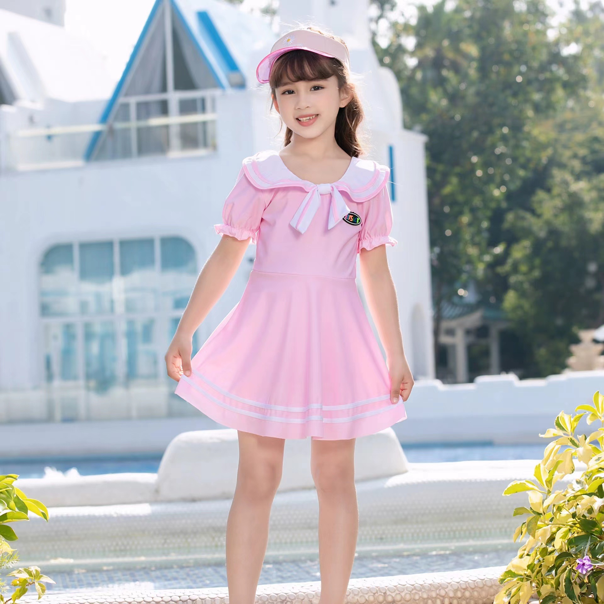 新款儿童涤亚泳衣女孩海军风连体裙小中童泳衣沙滩温泉泳装批发