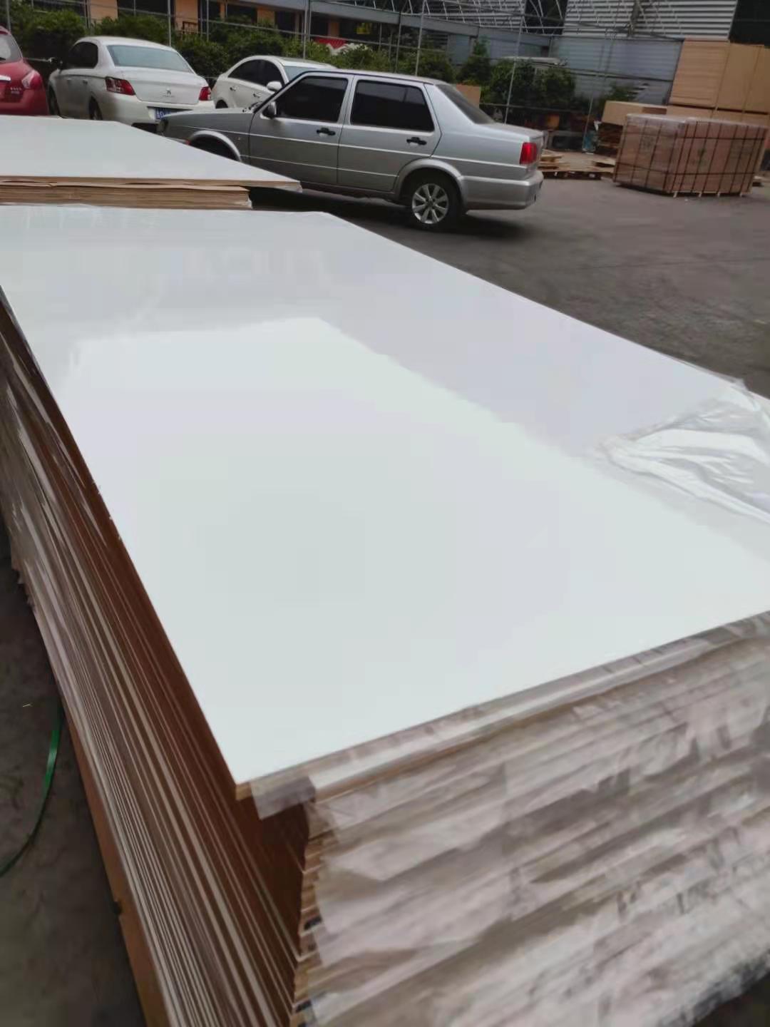 18mm多层板亮光uv墙板装修材料 酒店护墙板 科定木饰面板竹纤维板