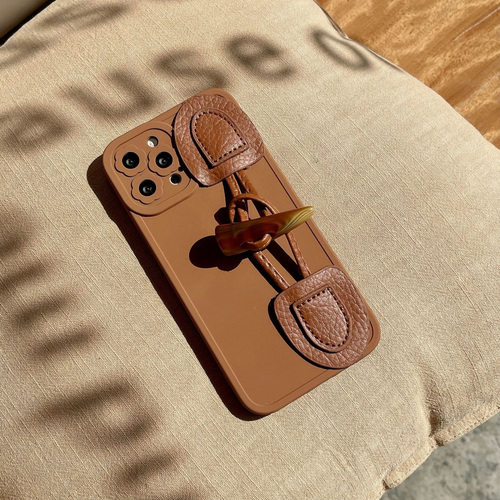 复古棕皮质牛角扣8plus手机壳xsmax适用11/iphone13软12promax/7p