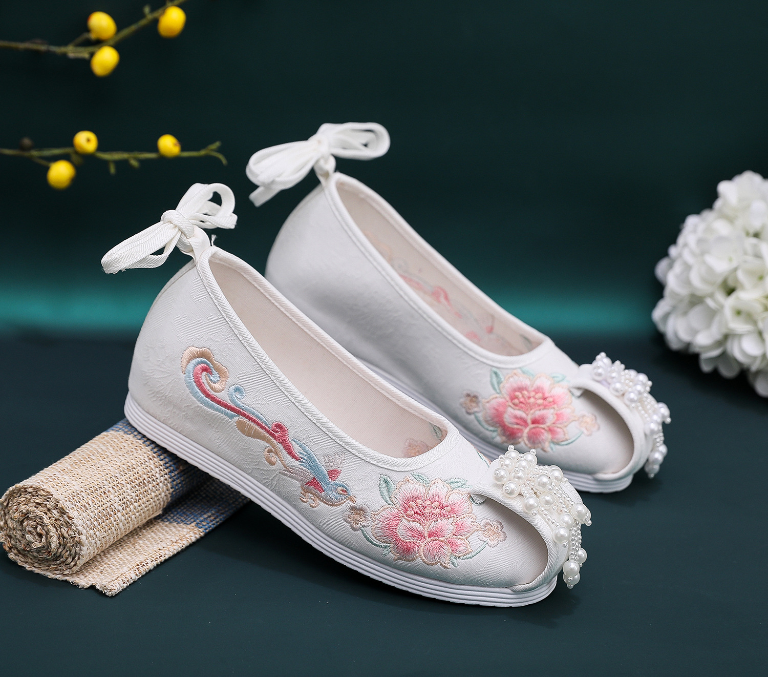玉色单鞋棉鞋古装珍珠流苏绣花布鞋千层底汉服鞋布鞋舞台女鞋批发