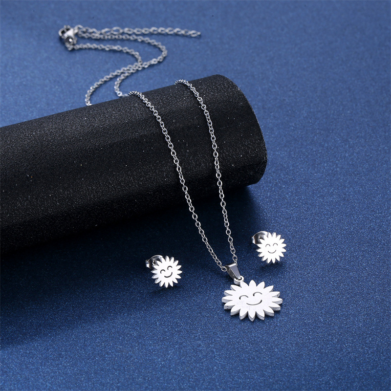 South America Ornament Female Smiley Flower Pendant Stainless Steel Clavicle Chain Niche Necklace and Earrings Suite Wholesale