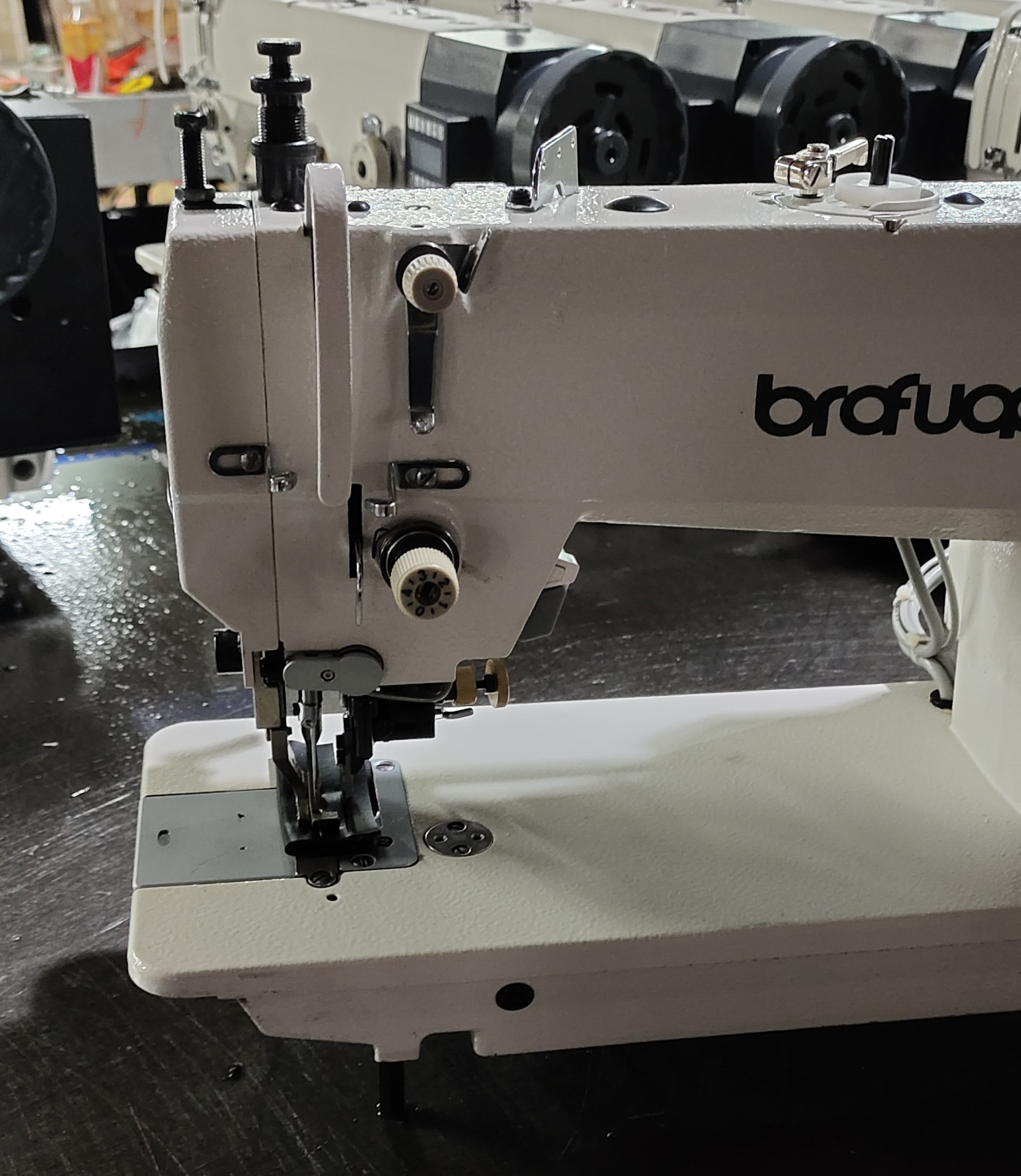 新品0303d电脑带刀同步车 厚料同步缝纫机 工业缝纫机 厂家直销