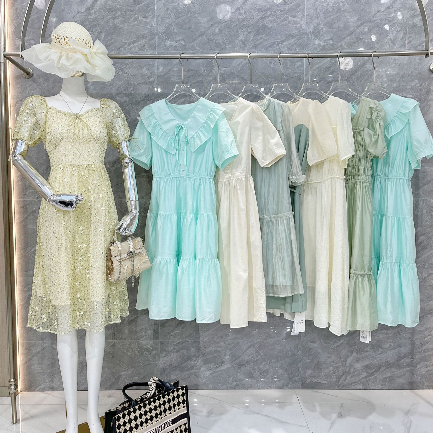 十三行女装夏装档口清货连衣裙专柜中高端品牌撤柜女装一手货源
